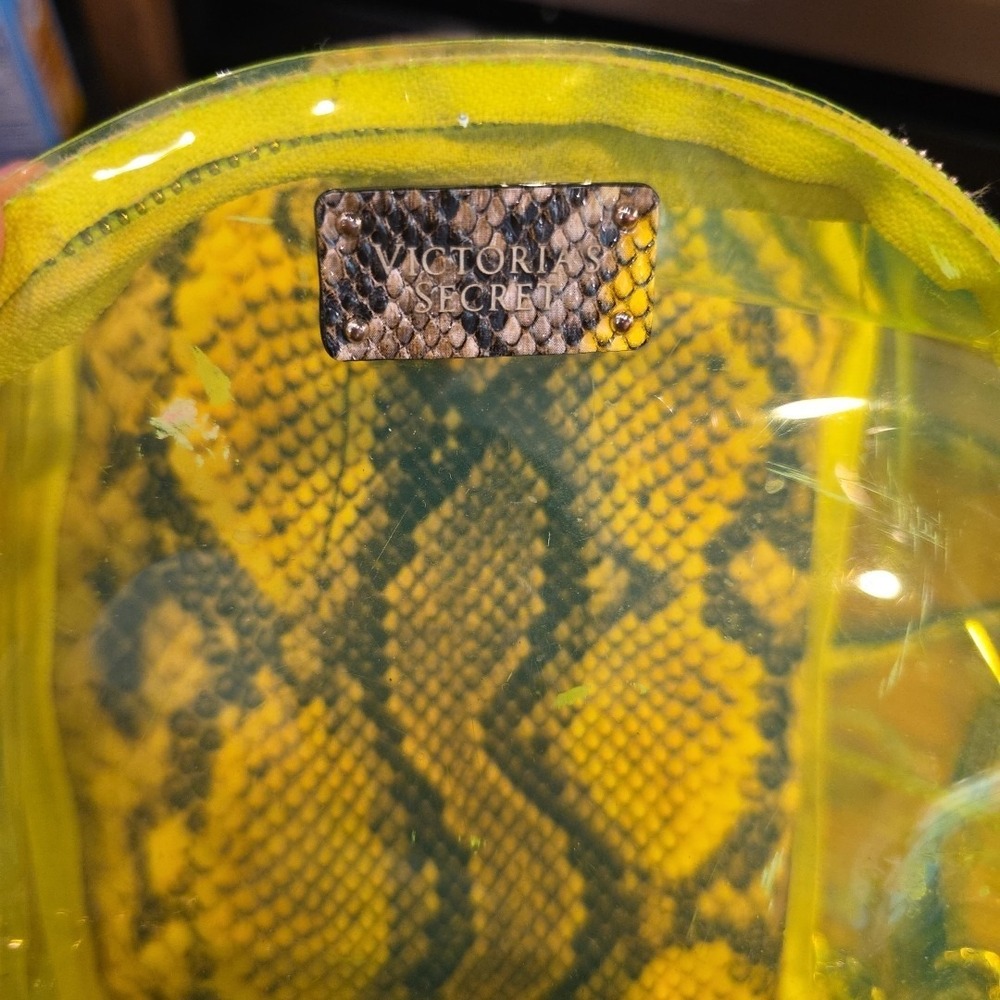 Victorias‎ Secret Girls Neon Green Snake Print Small Backpack - Picture 2 of 9